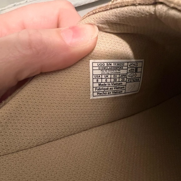 UGG Women’s Goldenstar Clog - Picture 7 of 8